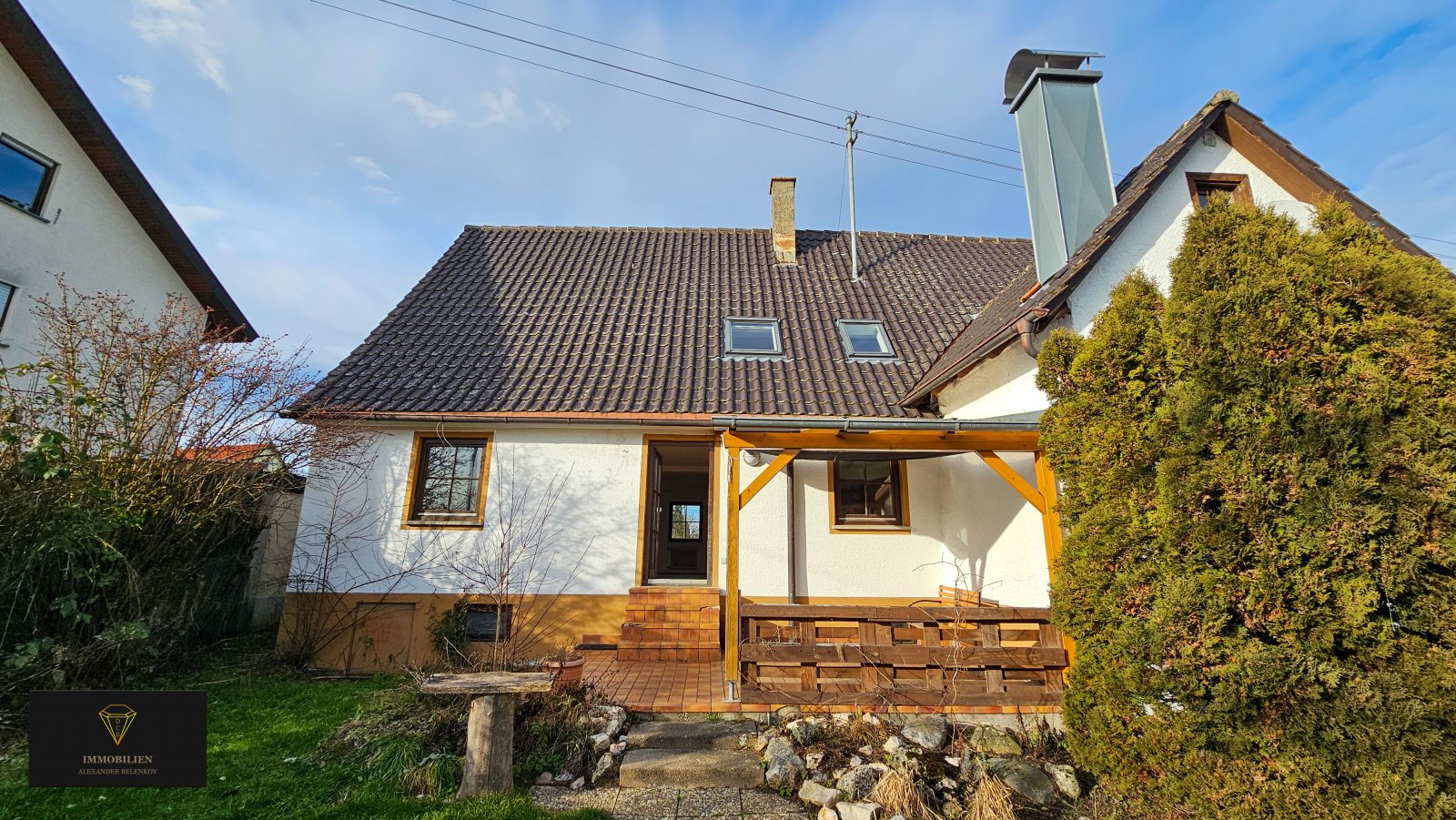 Terrasse hinter dem Haus